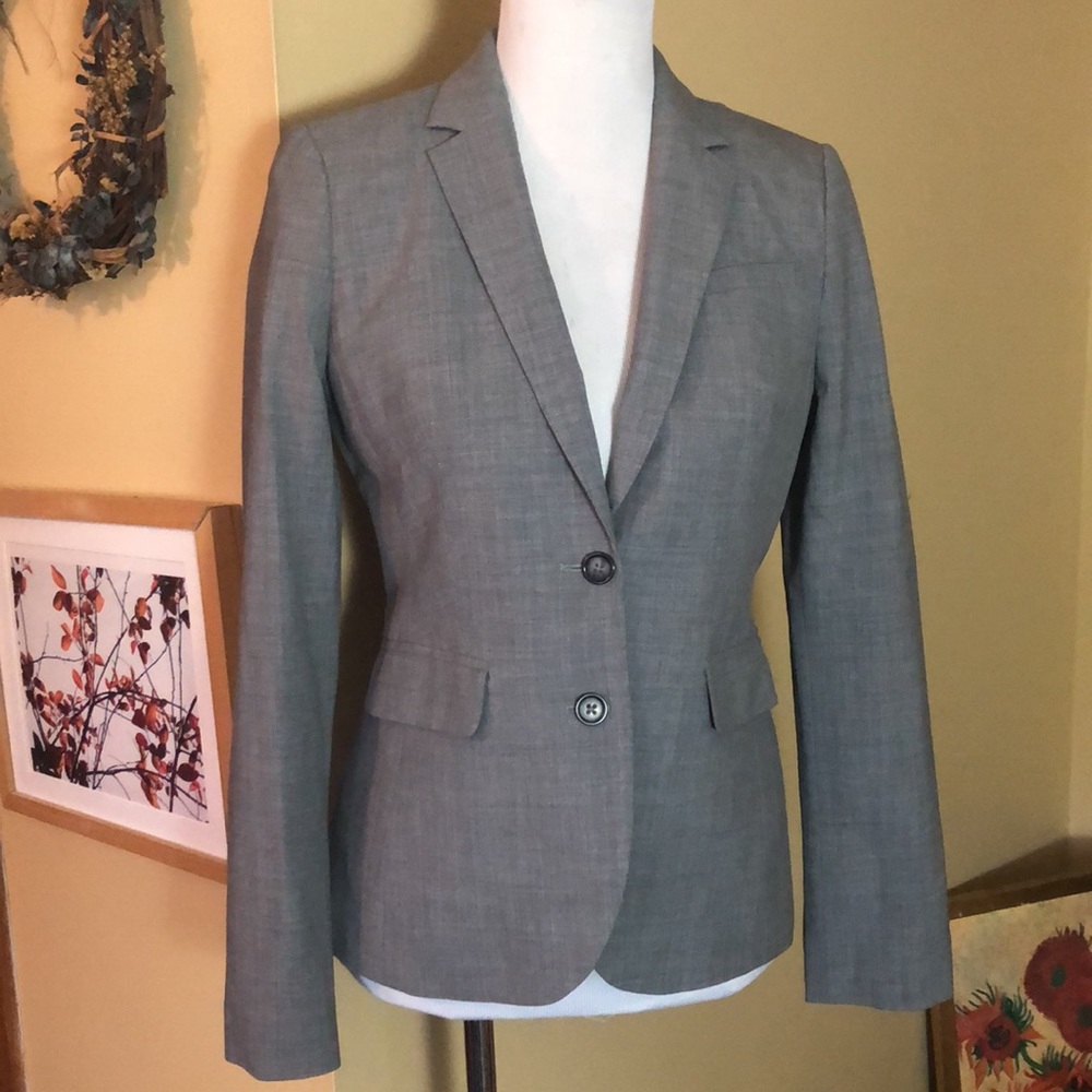 BANANA REPUBLIC  size 4 Stretch Wool Classic Gray Career Timeless Lined $188 EU